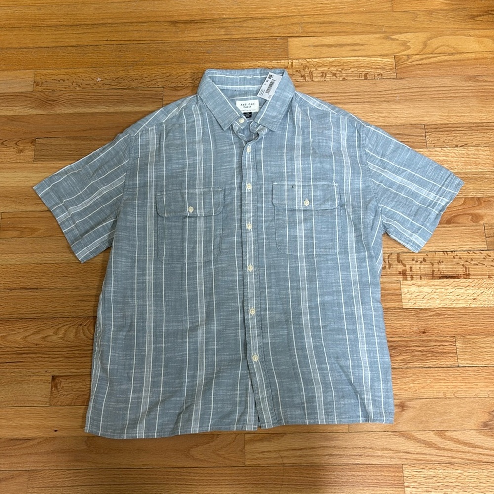 American Eagle short sleeve button down